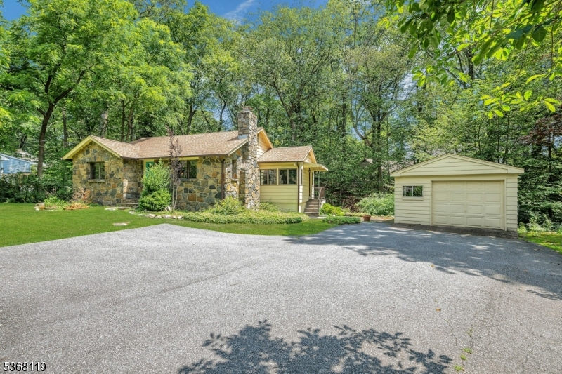 8 Virginia Rd