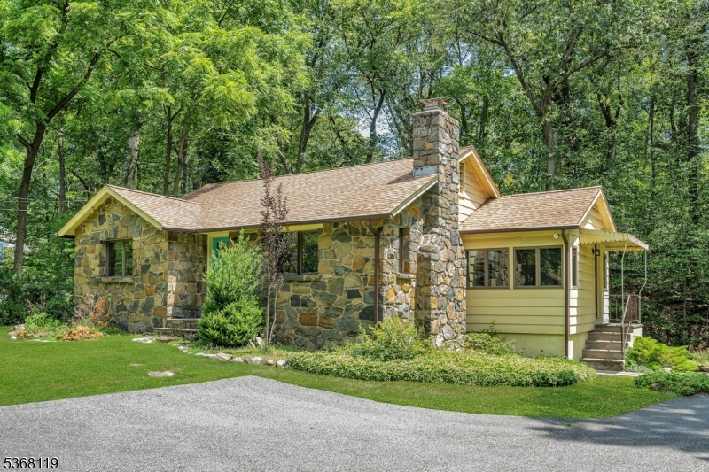 8 Virginia Rd