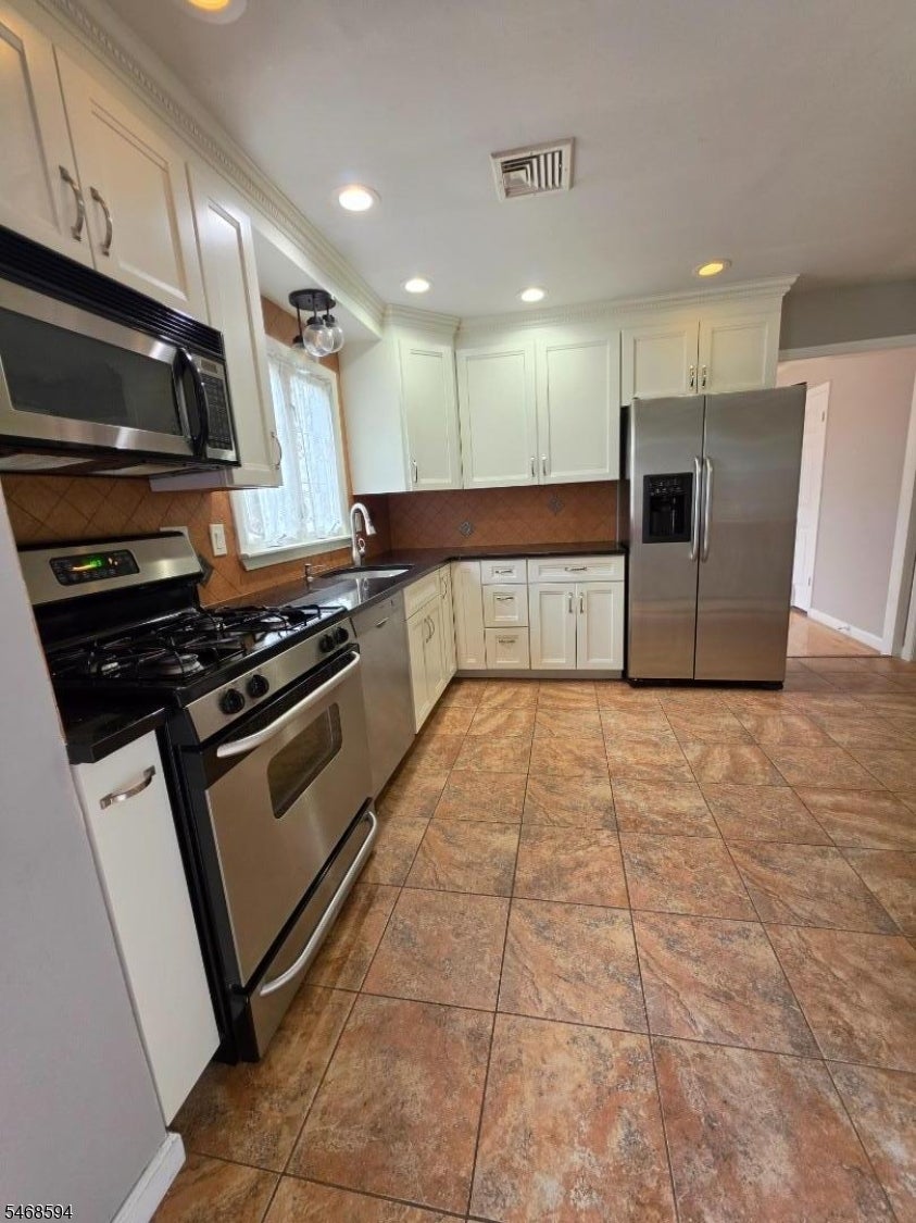 15 Sweetwood Ct
