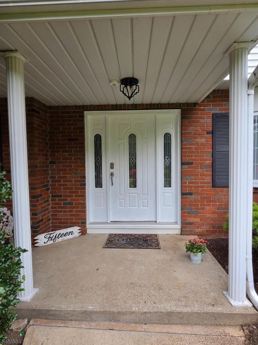 15 Sweetwood Ct