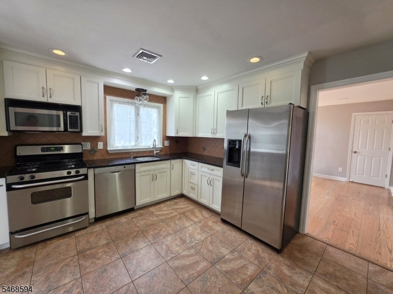 15 Sweetwood Ct