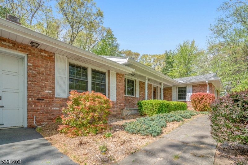 68 Fox Hollow Rd