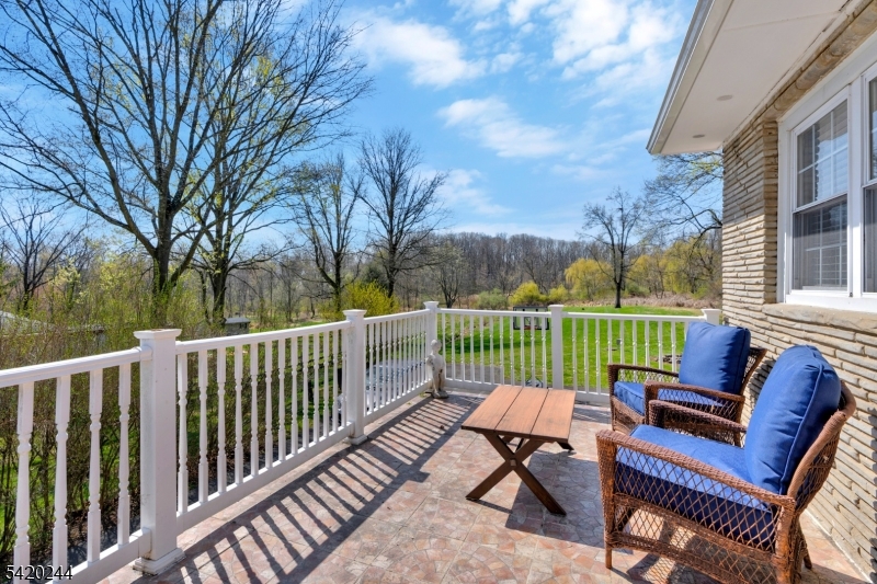 123 Thatchers Hill Rd