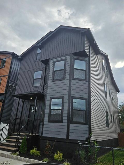 182 Lafayette St Paterson City NJ 07501