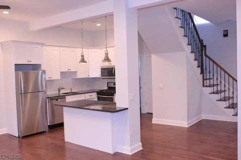 Photo of 90 Myrtle St #2, Bloomfield, NJ 07003 (MLS # 3993399)
