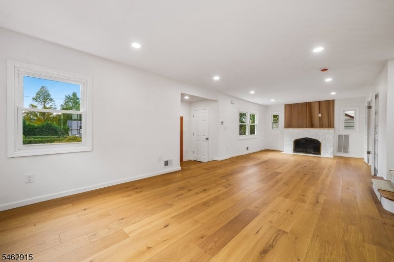 6 Norfolk Ave