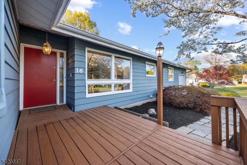 16 Parkway Dr