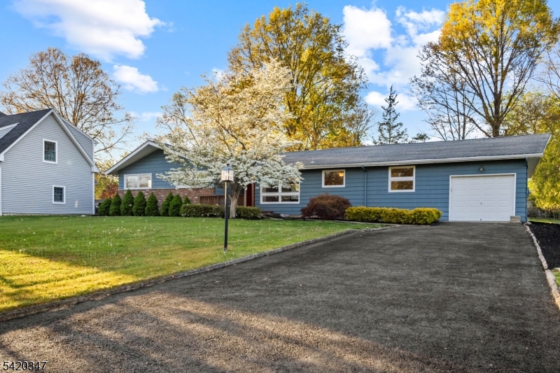 16 Parkway Dr