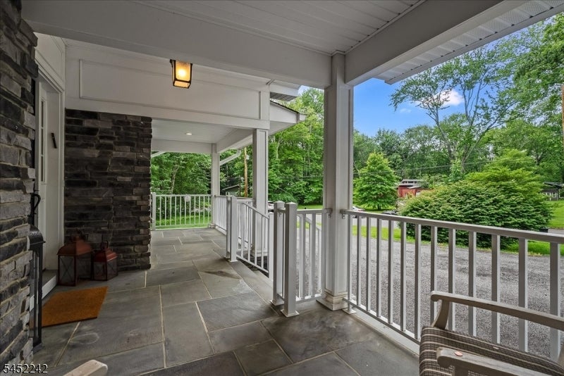 23 Erskine Dr