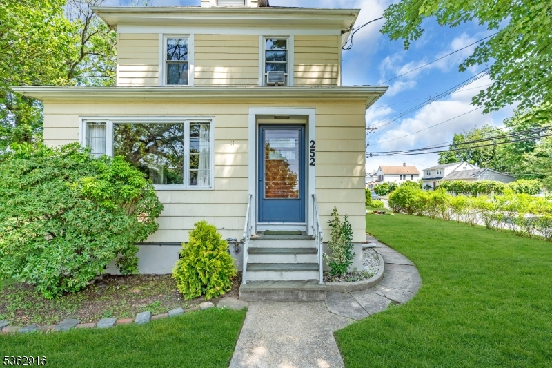 252 Boulevard