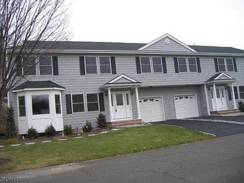 23 Plain St