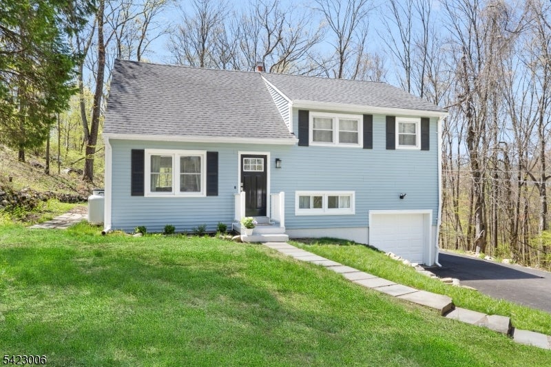 34 Rogers Ln