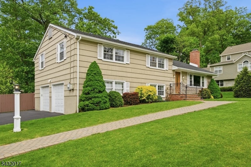 43 Oakland Ave