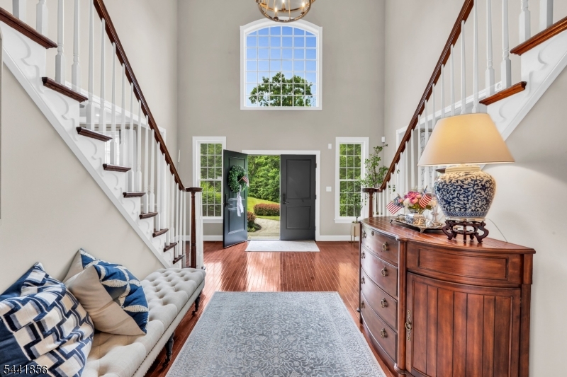 29 Crownview Ct