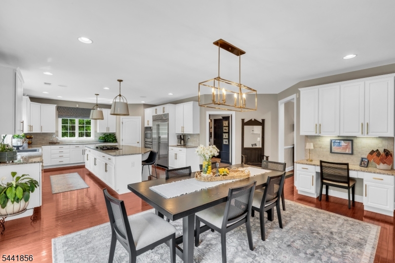 29 Crownview Ct