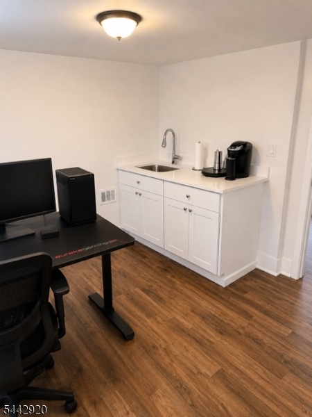 87 Grove Ave 3