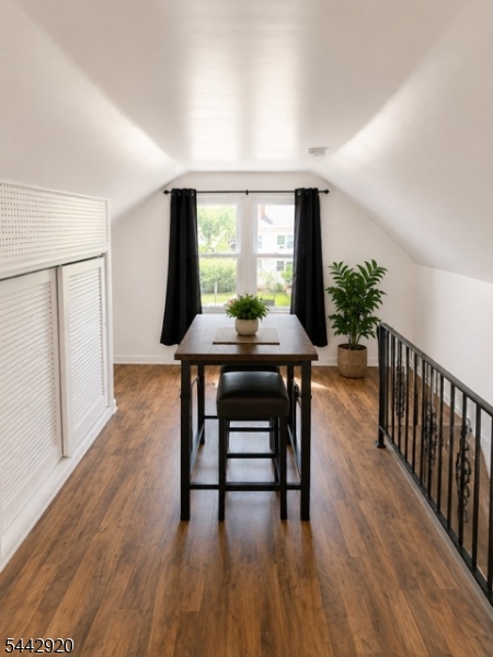 87 Grove Ave 3