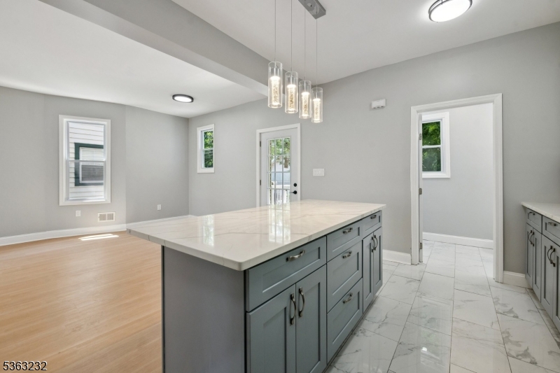 189 Greenwood Ave
