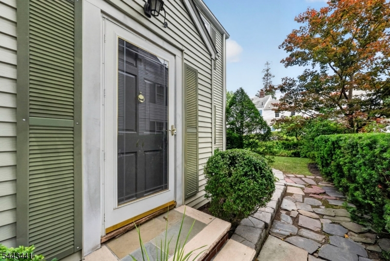 11 Burlington Pl