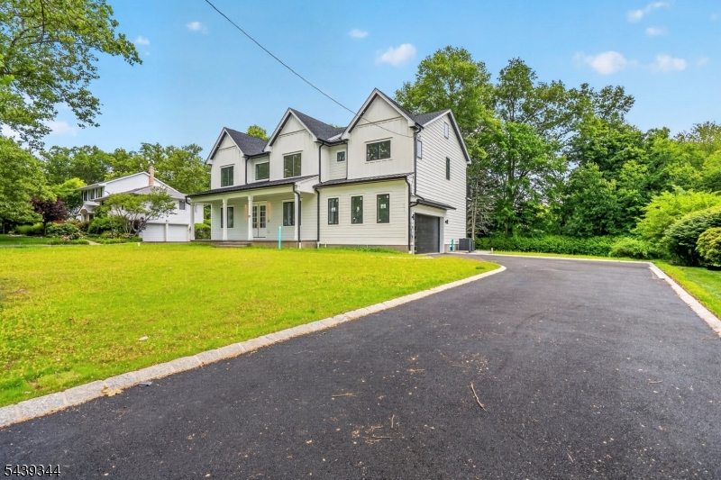 81 Ridge Dr