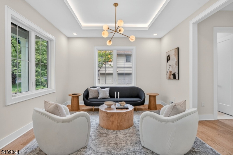 81 Ridge Dr
