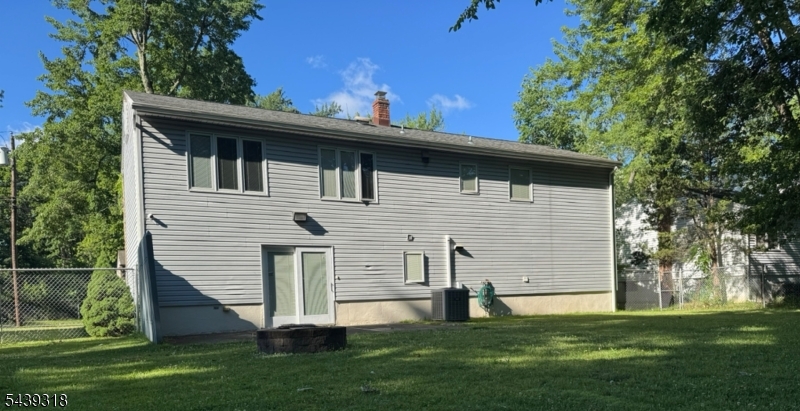 23 Ashwood Dr
