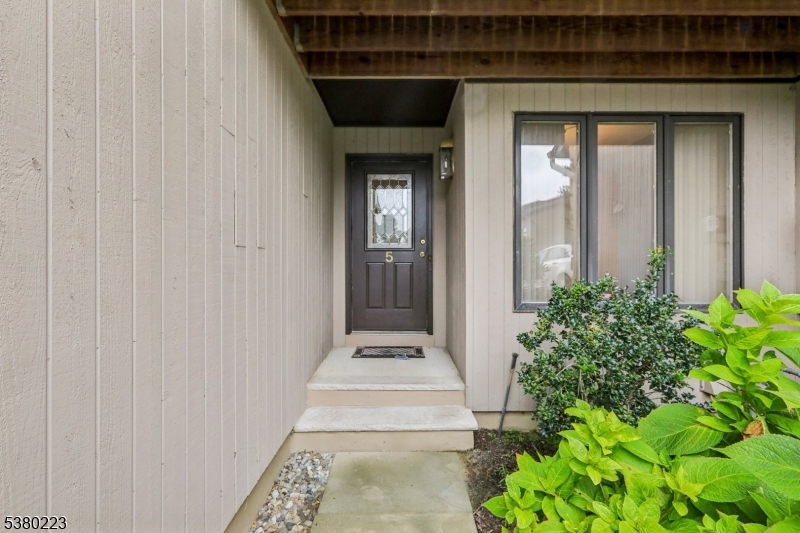 5 Wedgewood Drive