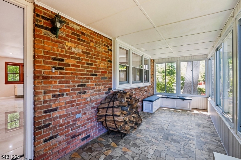 881 Bordentown Ave