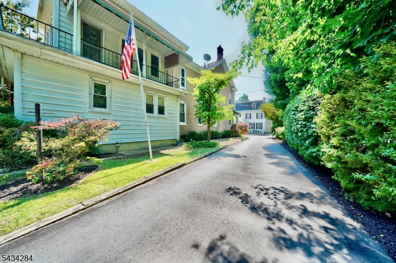 116 N Main St