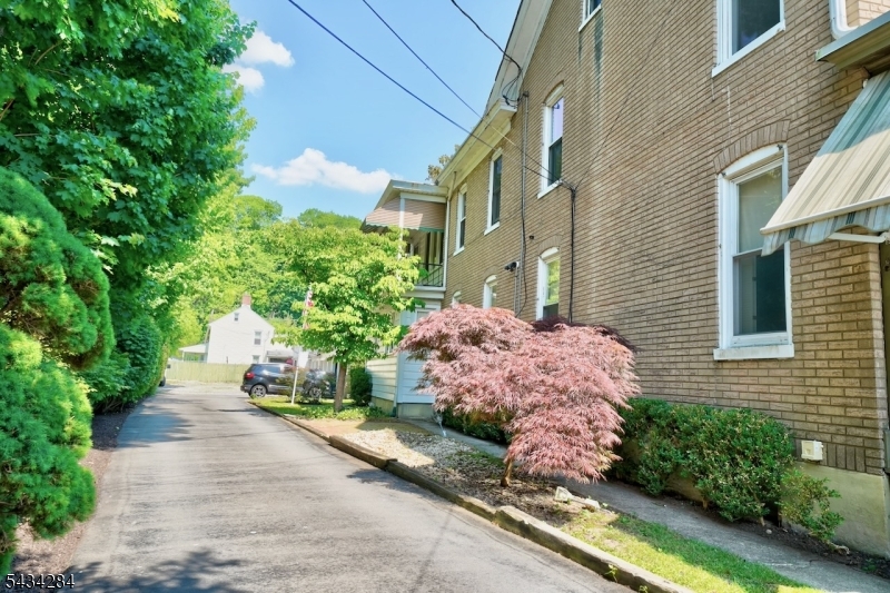 116 N Main St