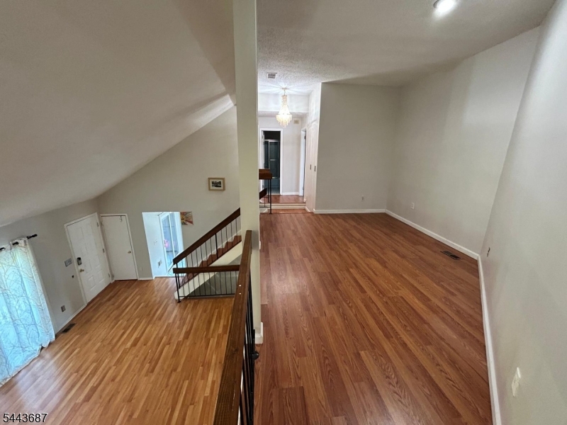 17 Westgate Dr