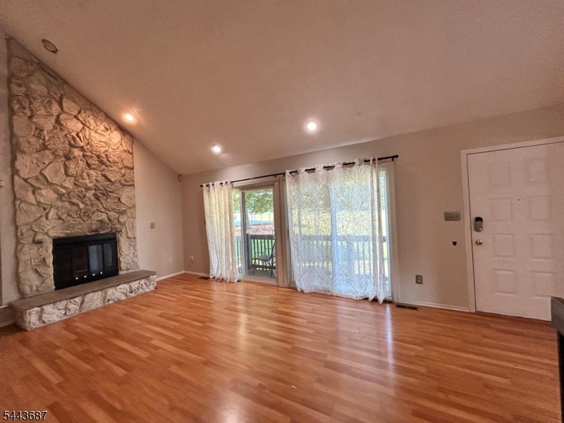 17 Westgate Dr