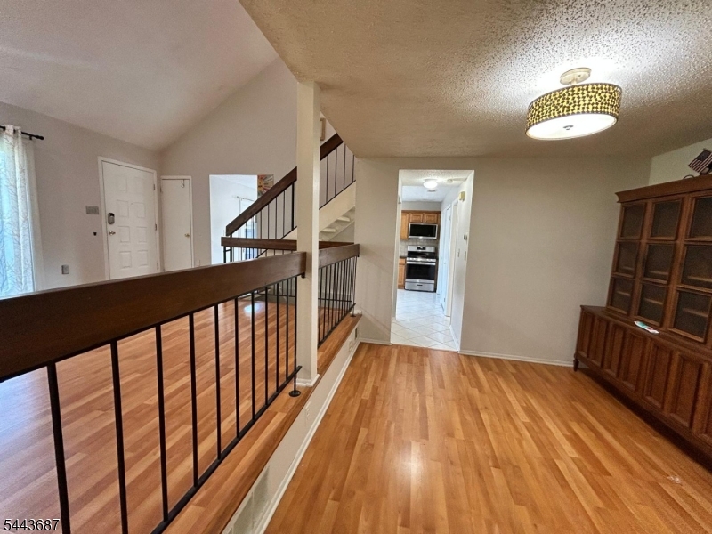 17 Westgate Dr