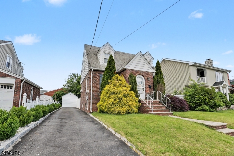 1312 Dewitt Ter