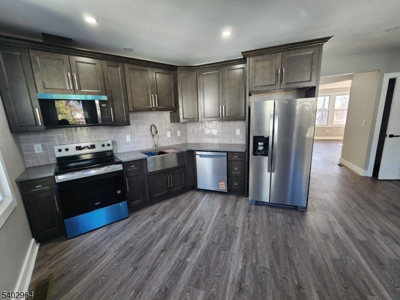 93 Hughes St 4