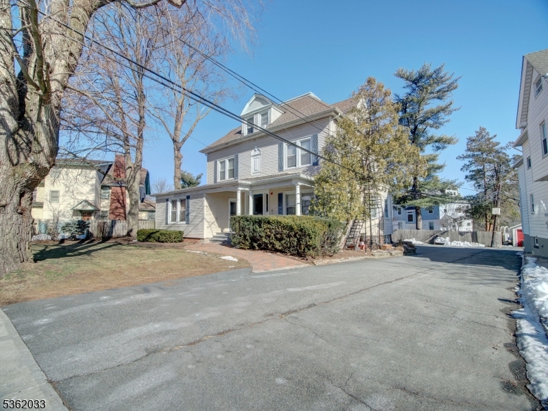 99 Valley Rd
