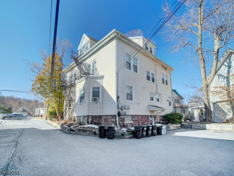 99 Valley Rd