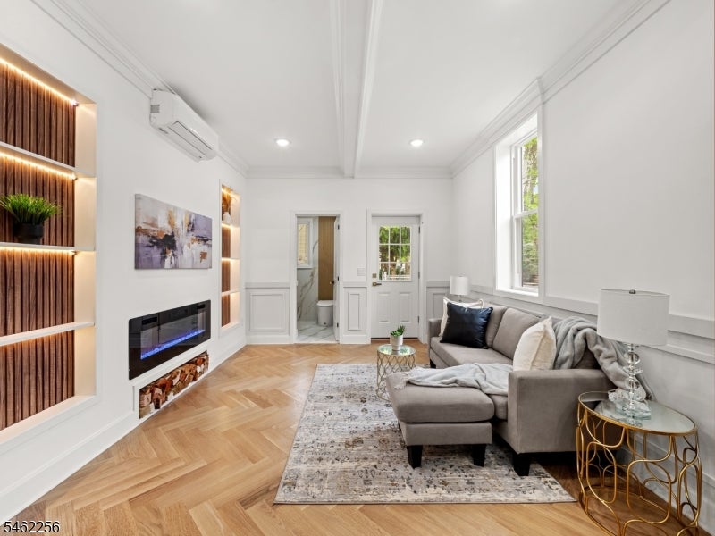 9 Morse Ave 1