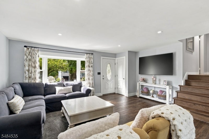 57 Lakeview Ave