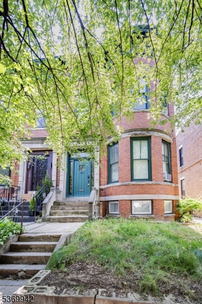 257 Woodlawn Ave