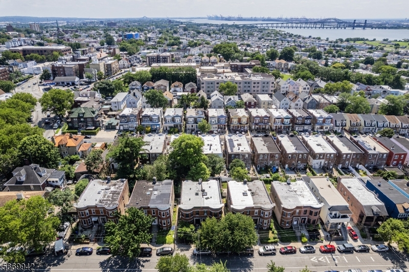 257 Woodlawn Ave