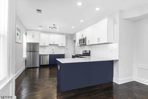 25 Waldo Ave 3 Bloomfield Twp. NJ 07003