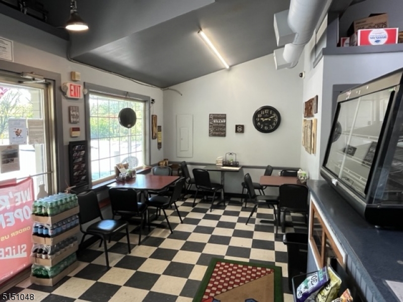 435 Hope-Blairstown Rd (521)