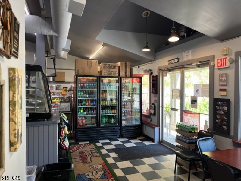 435 Hope-Blairstown Rd (521)