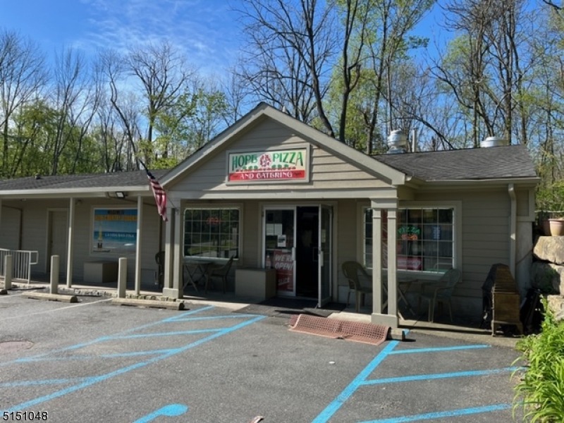 435 Hope-Blairstown Rd (521)