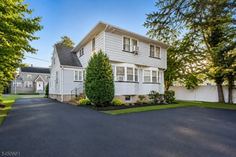340 Saddle River Rd