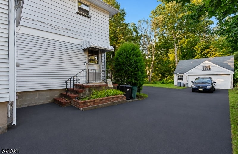 340 Saddle River Rd