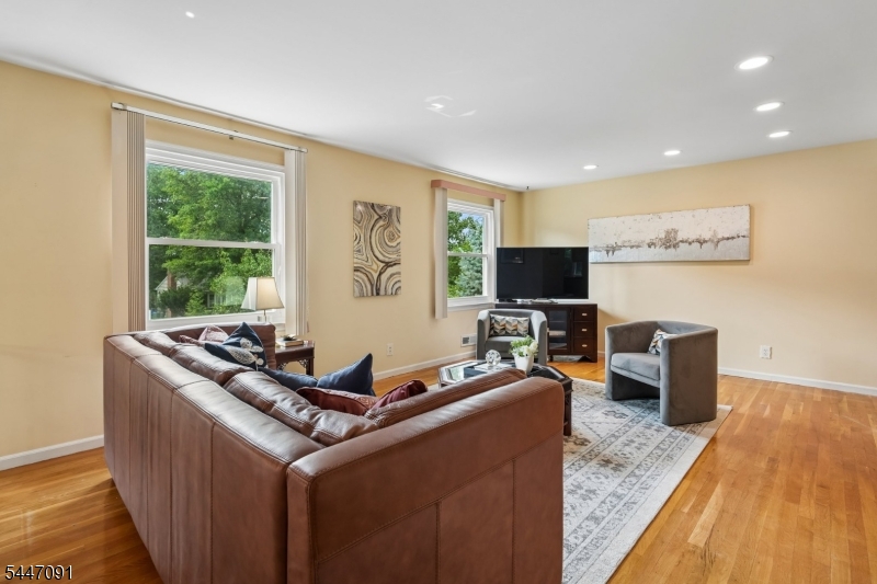 4 Elkin Dr