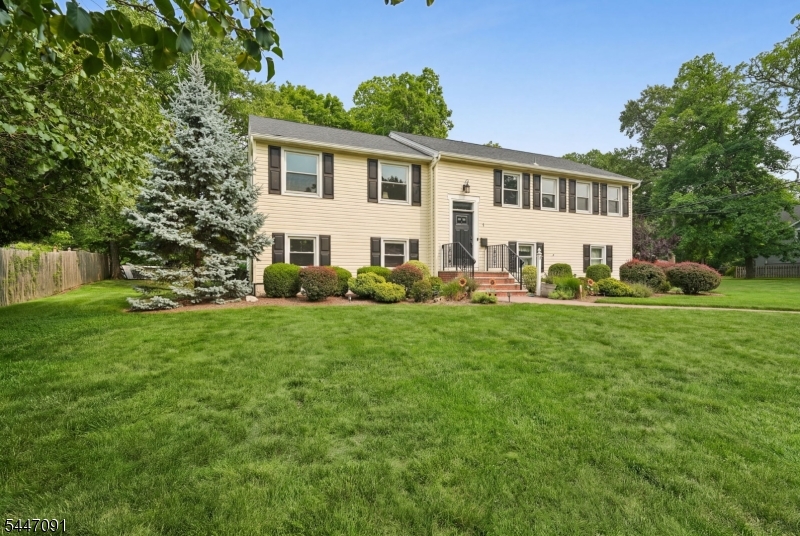 4 Elkin Dr