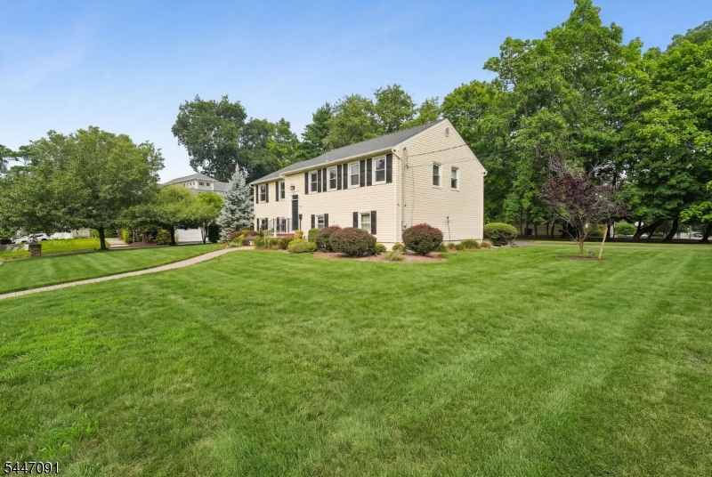 4 Elkin Dr